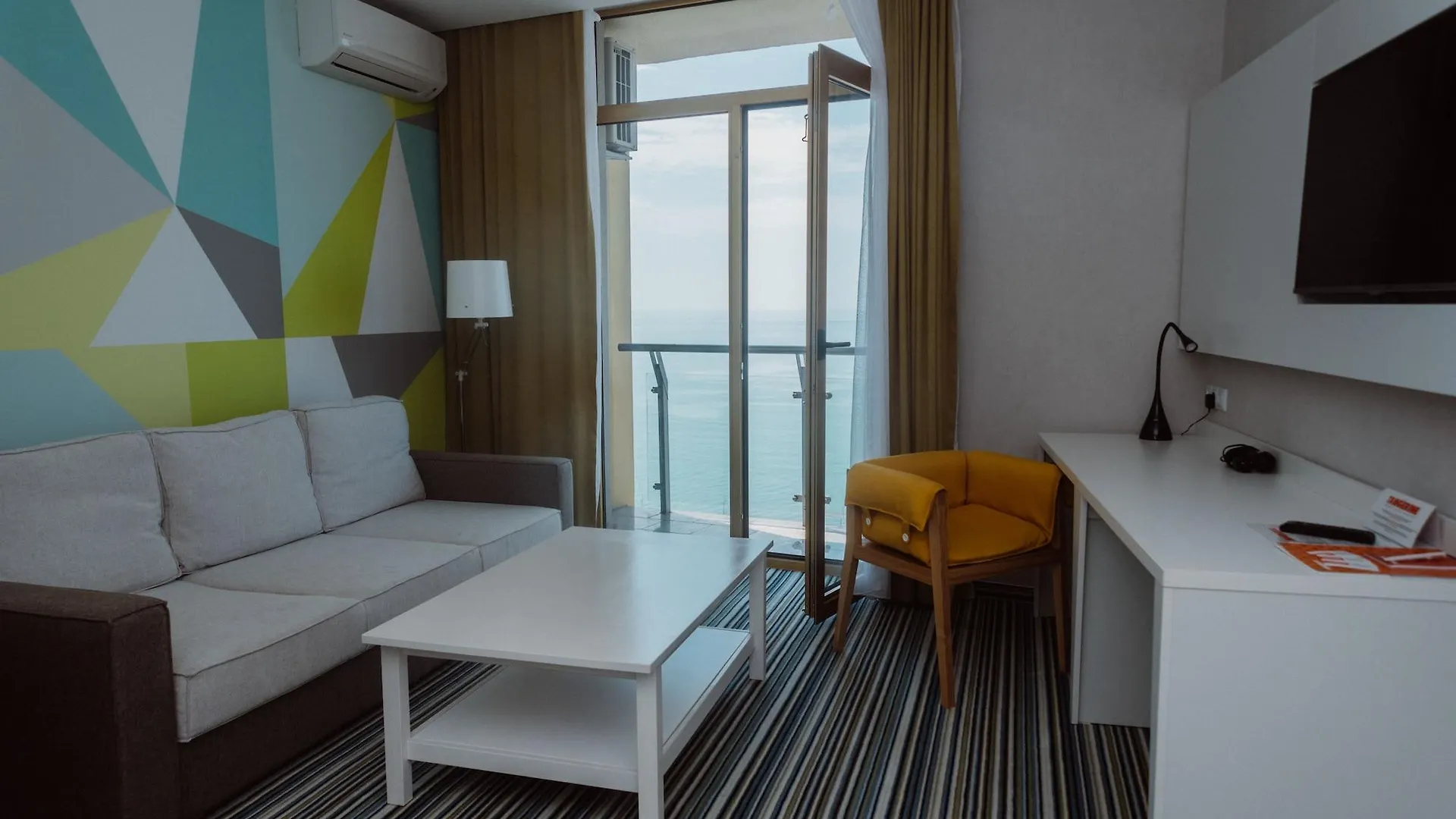 Tangerine Apart Hotel Батуми