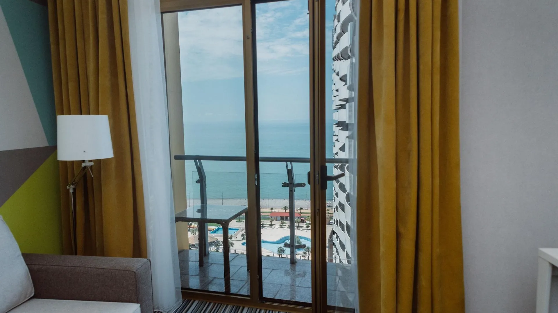 Tangerine Apart Hotel Батуми Грузия