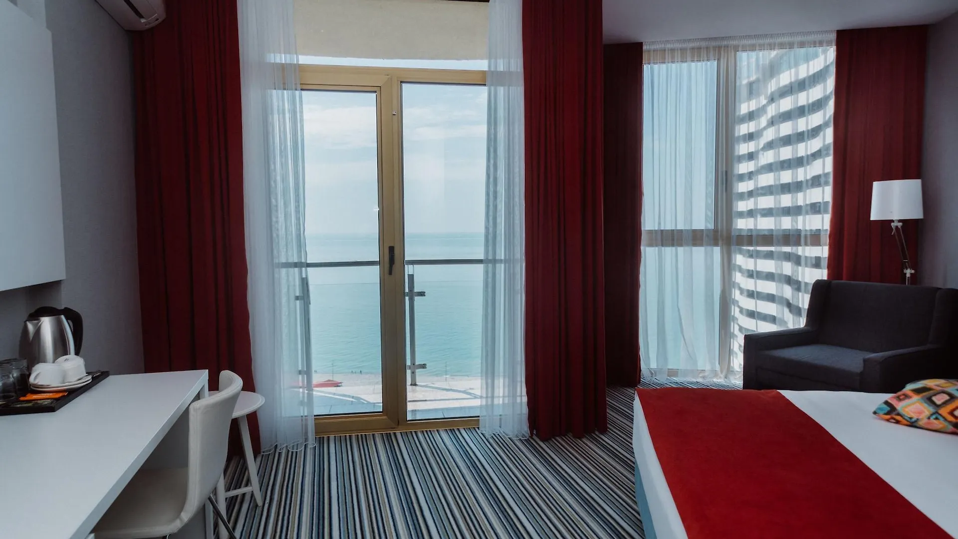 Tangerine Apart Hotel Батуми 4*,  Грузия